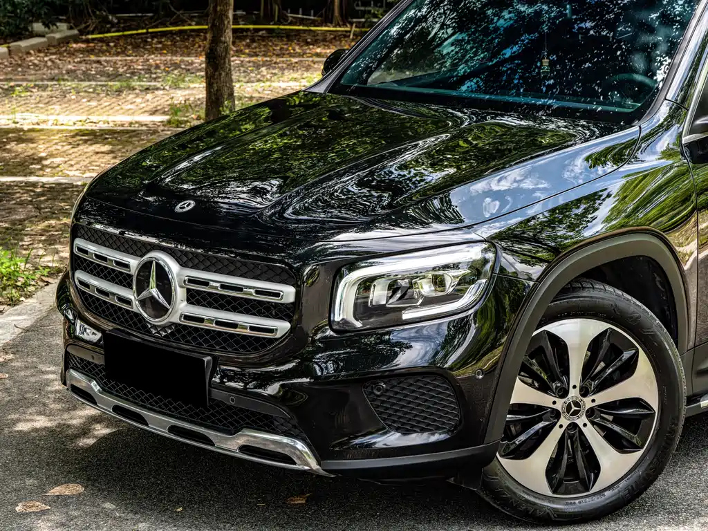 MERCEDES BENZ GLB 2023
