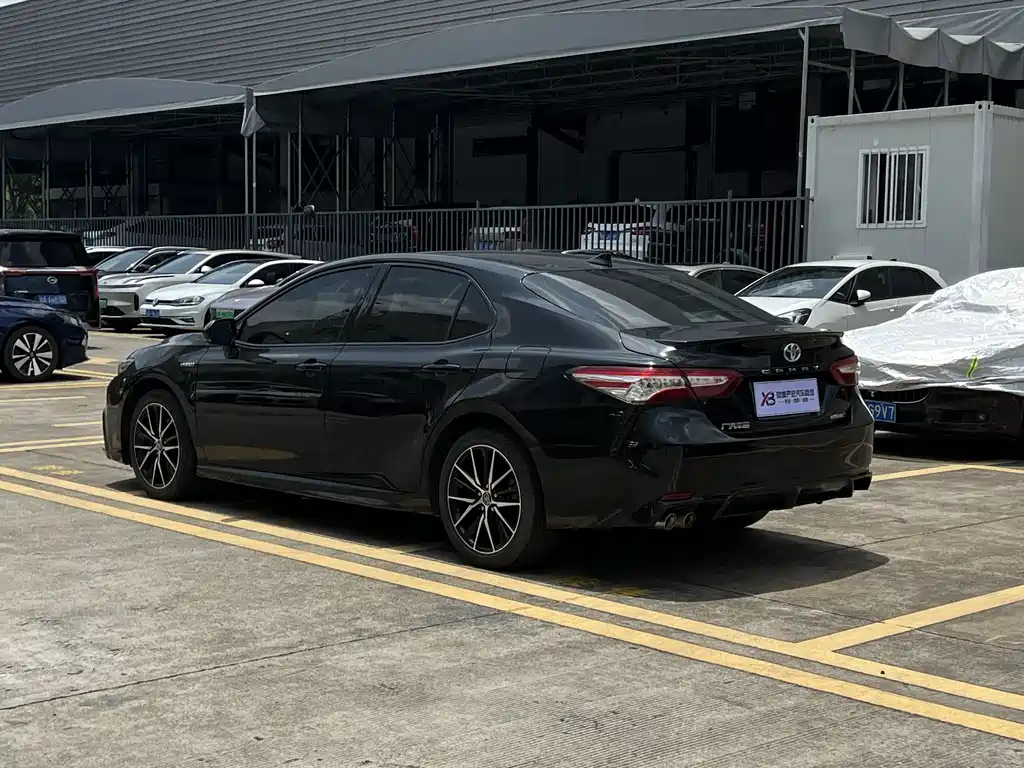 TOYOTA CAMRY 2021