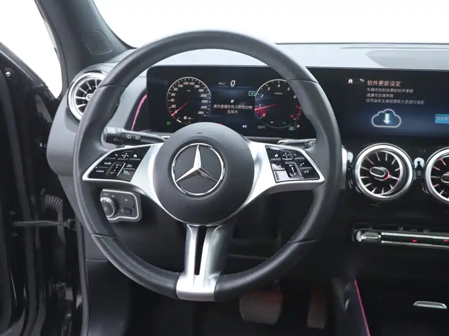 MERCEDES BENZ GLB 2023