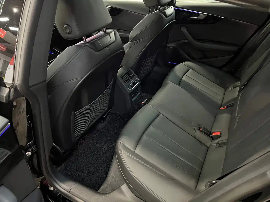 AUDI A5 2024
