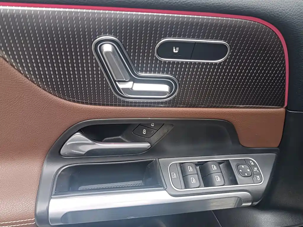 MERCEDES BENZ GLB 2020