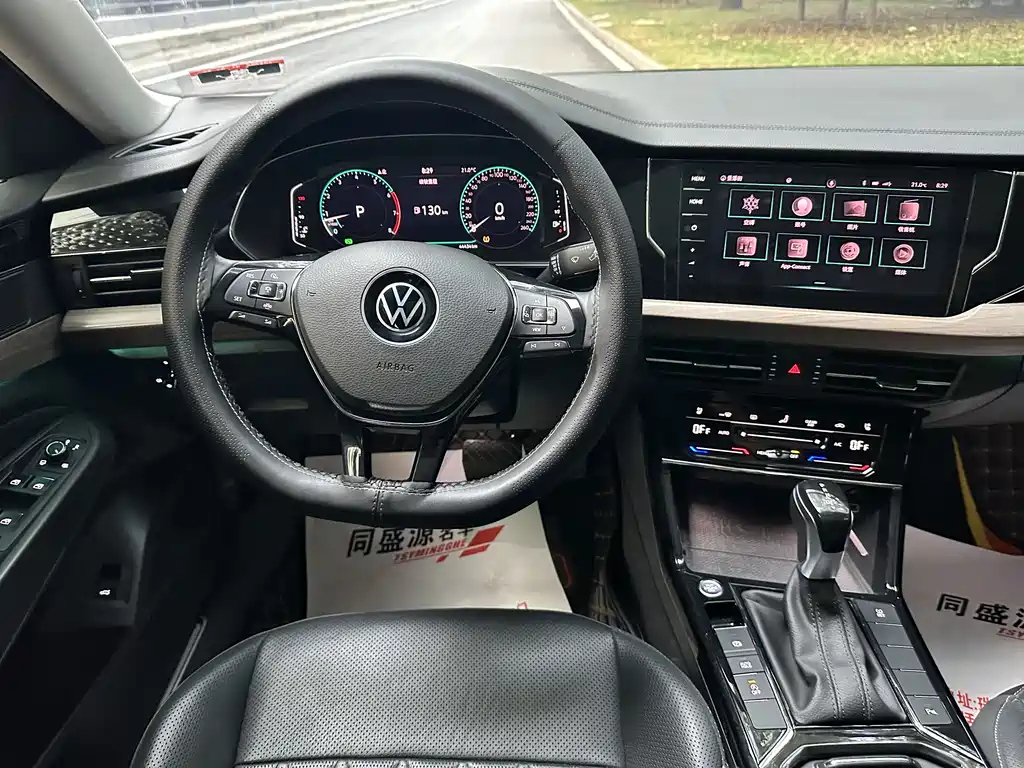 VOLKSWAGEN PASSAT 2021