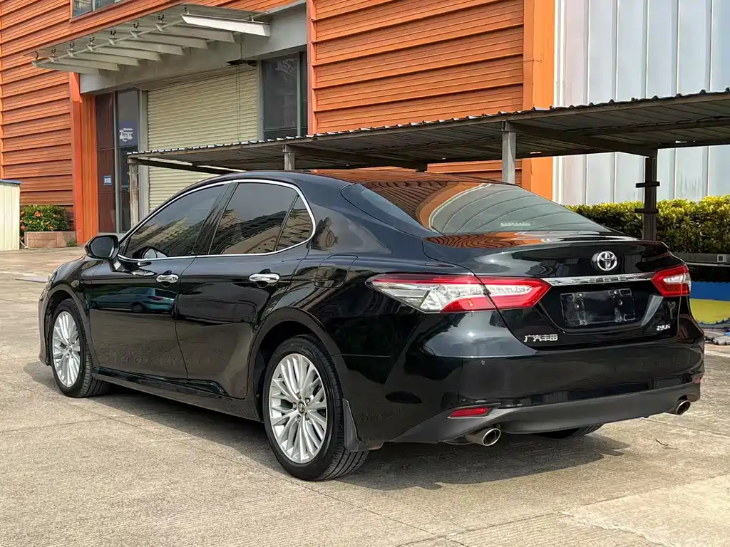 TOYOTA CAMRY 2019