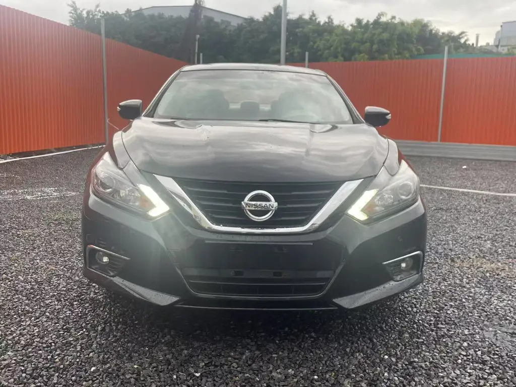NISSAN TEANA 2018