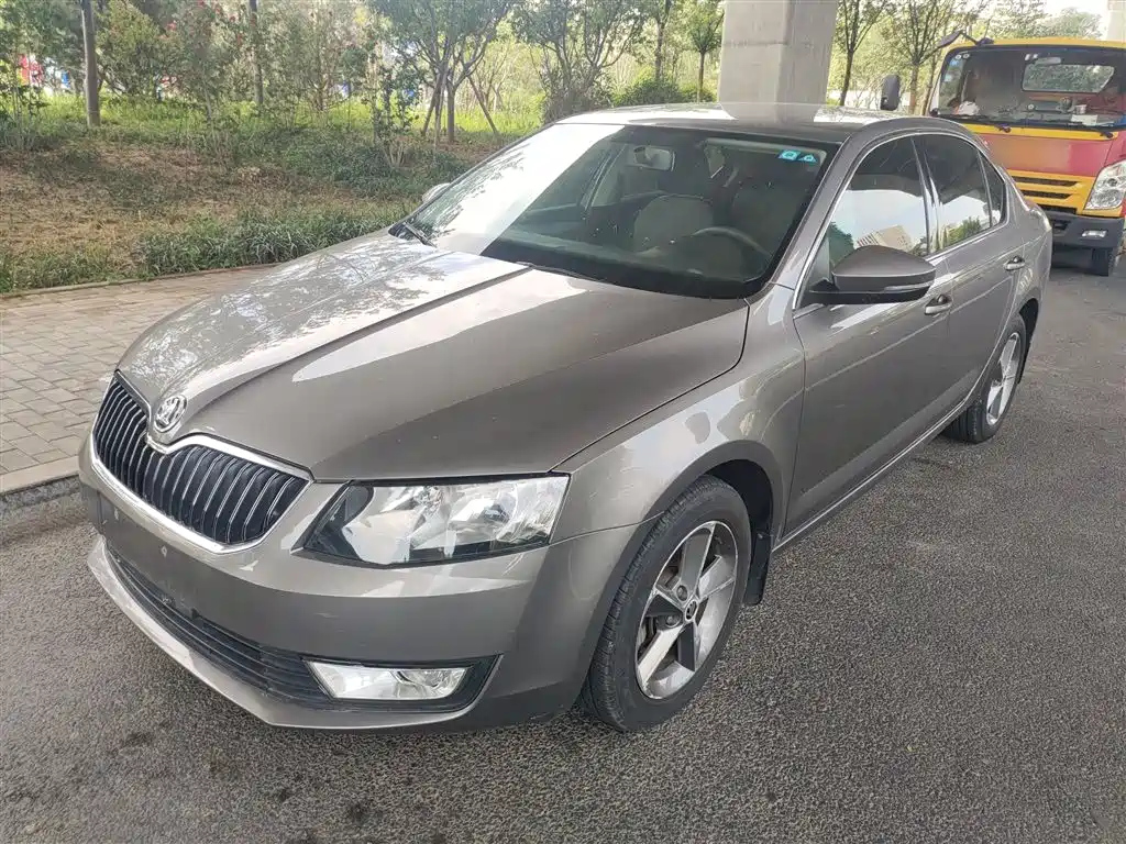 SKODA OCTAVIA 2016