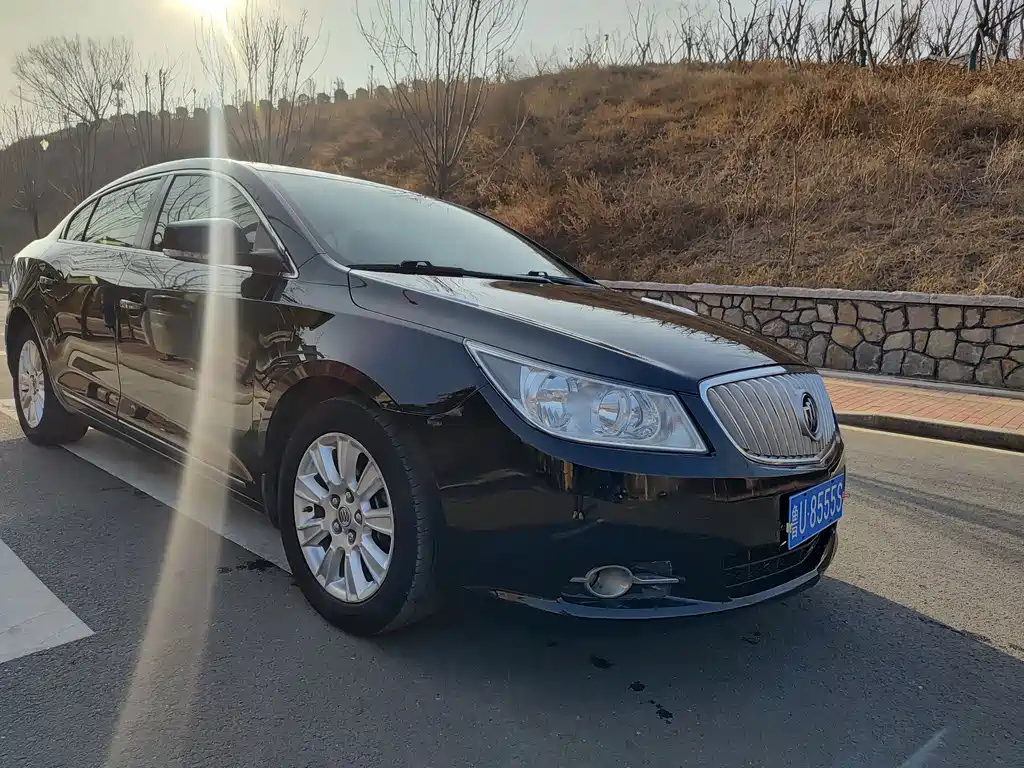 BUICK LACROSSE 2012