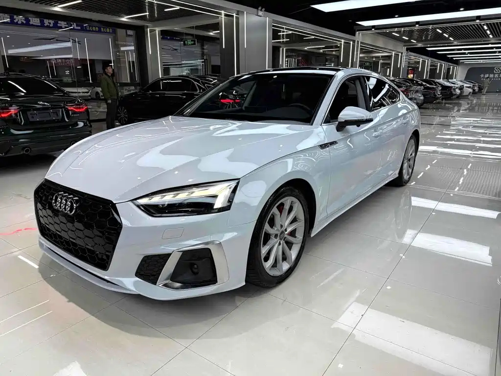AUDI A5 2021