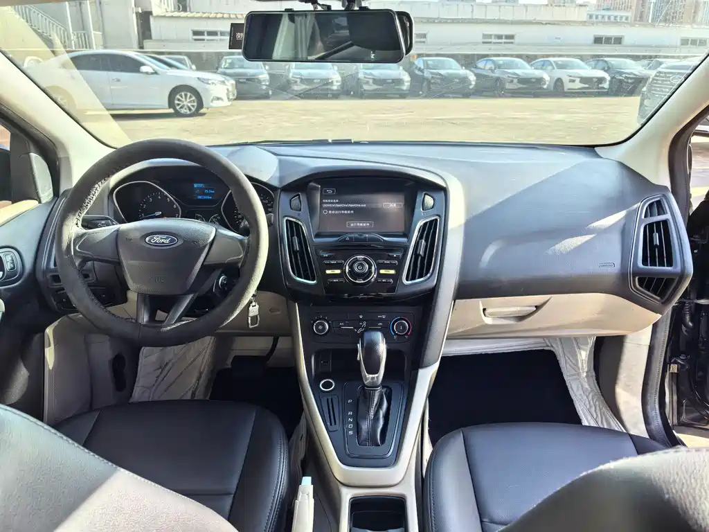 FORD FOCUS 2015