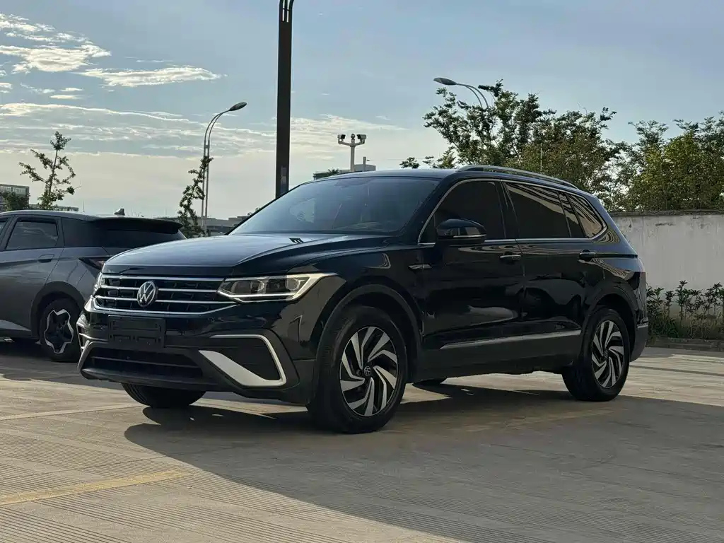 VOLKSWAGEN TIGUAN L 2024