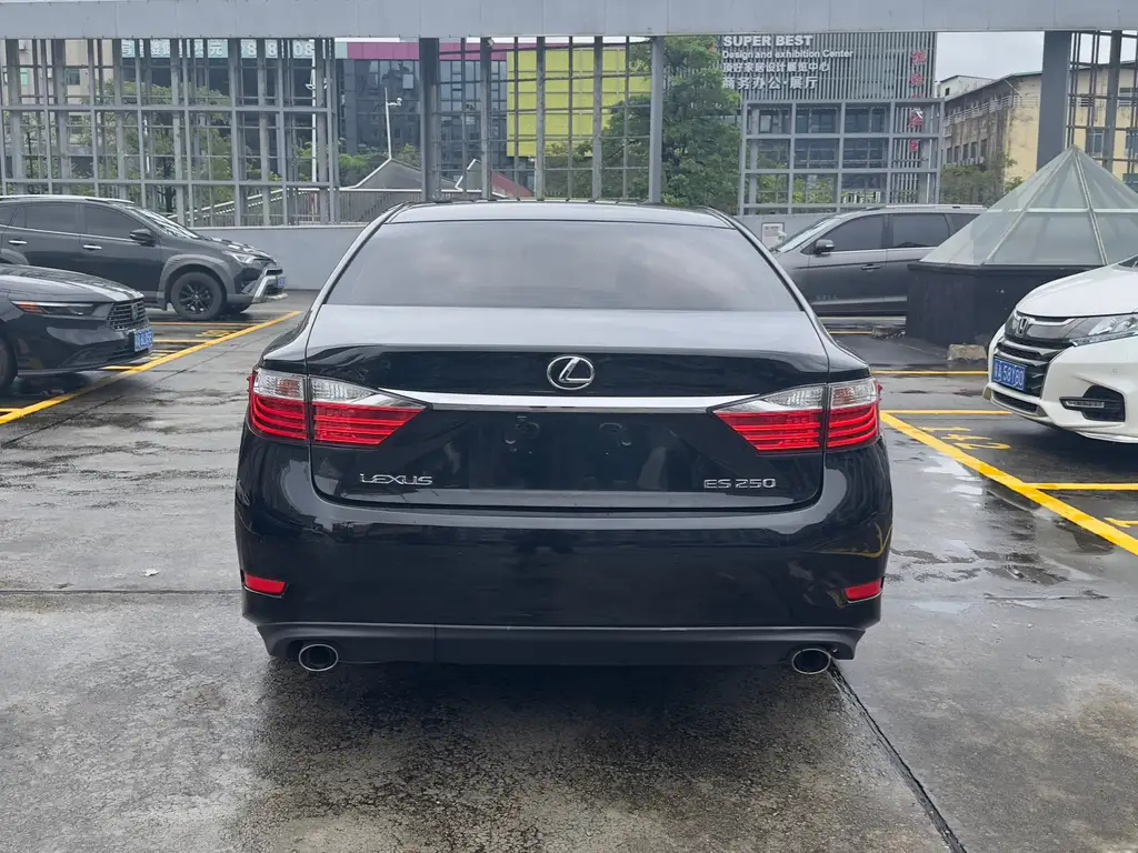 LEXUS ES 2013