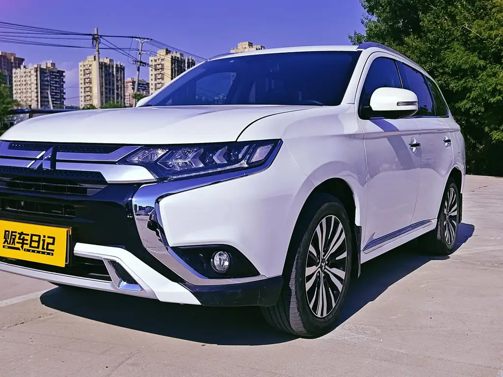 MITSUBISHI OUTLANDER 2021