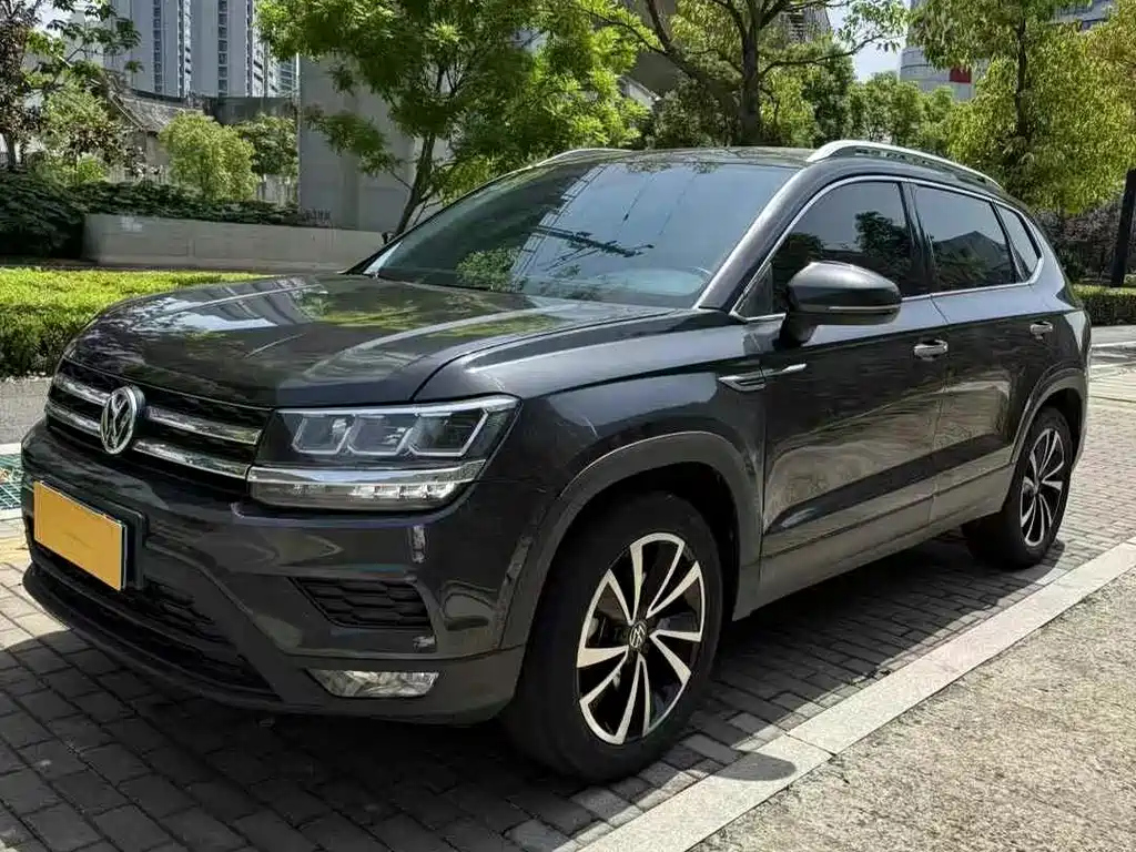 VOLKSWAGEN THARU 2022