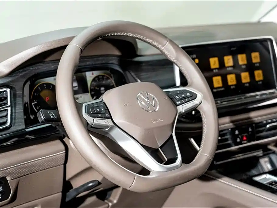 VOLKSWAGEN VILORAN 2023