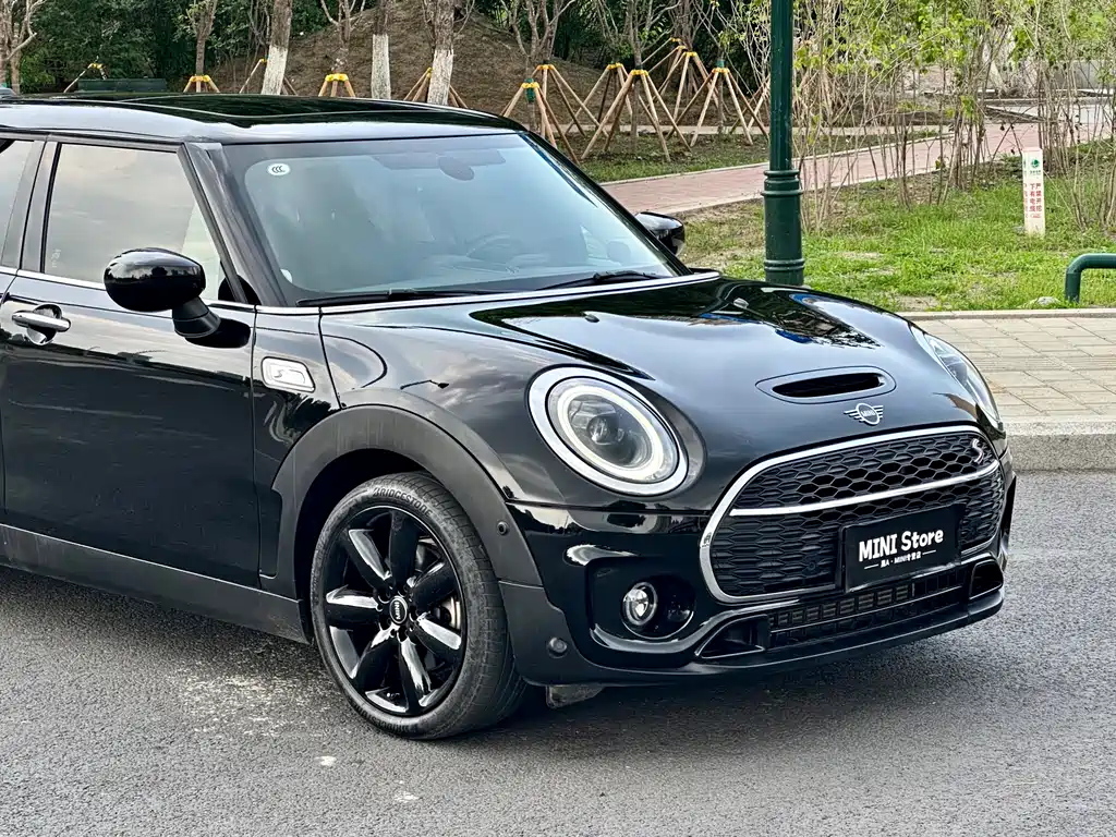 MINI CLUBMAN 2022