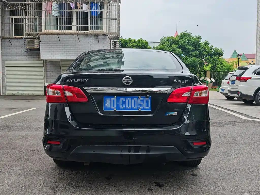 NISSAN SYLPHY 2019