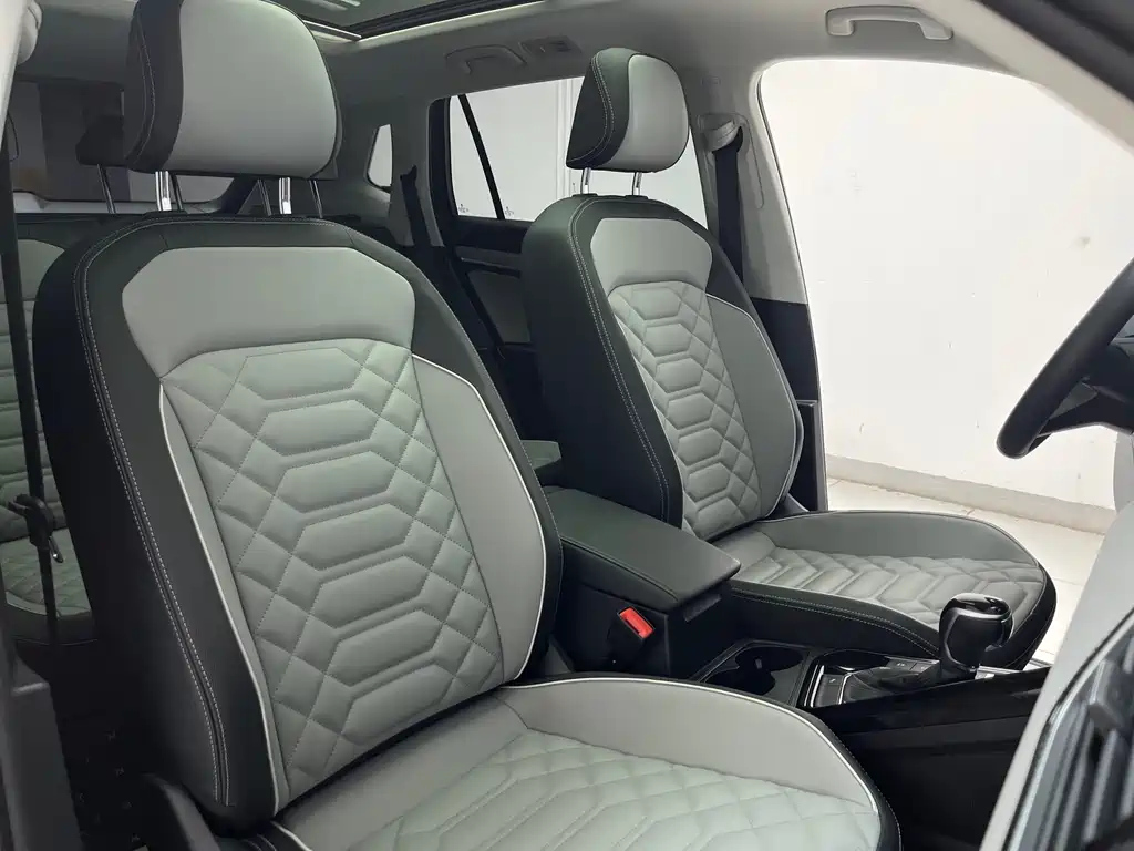 VOLKSWAGEN TAYRON 2023
