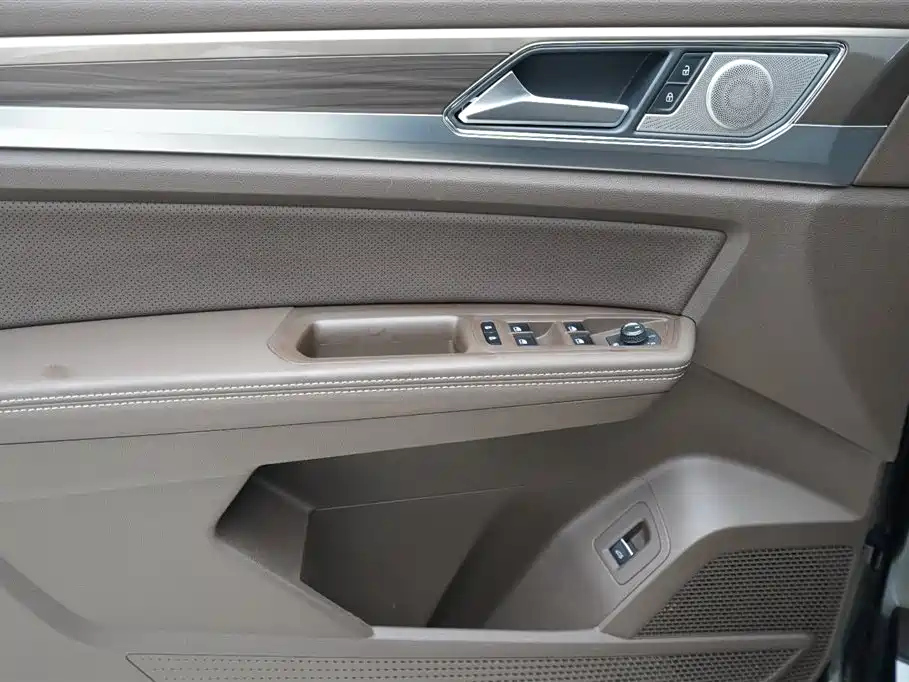 VOLKSWAGEN VILORAN 2020