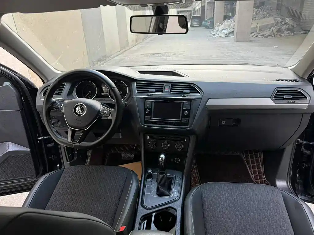 VOLKSWAGEN TIGUAN L 2021