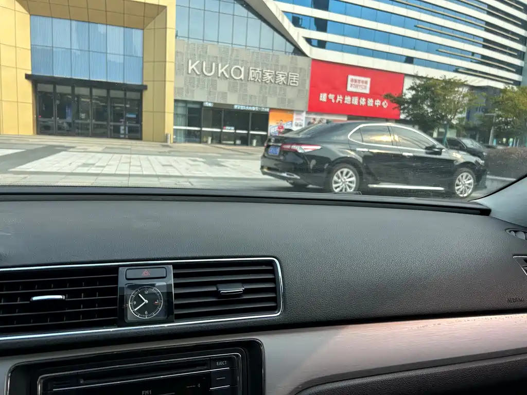 VOLKSWAGEN PASSAT 2015