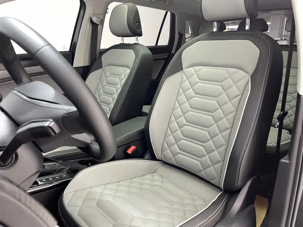 VOLKSWAGEN TAYRON 2023
