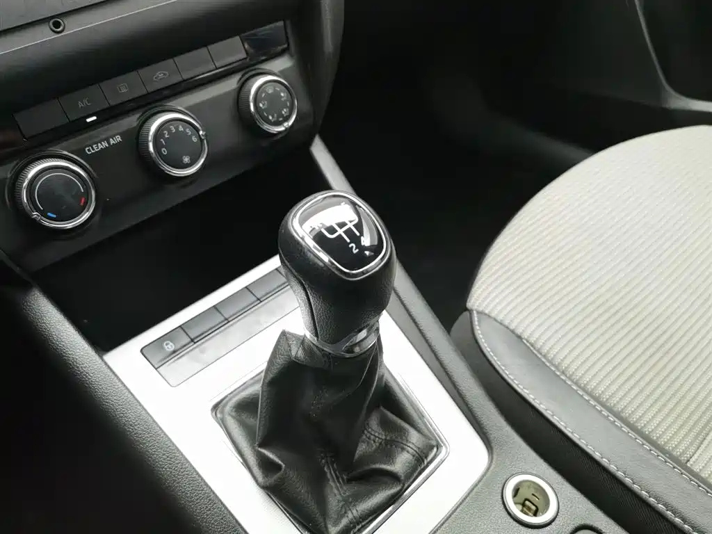 SKODA OCTAVIA 2017