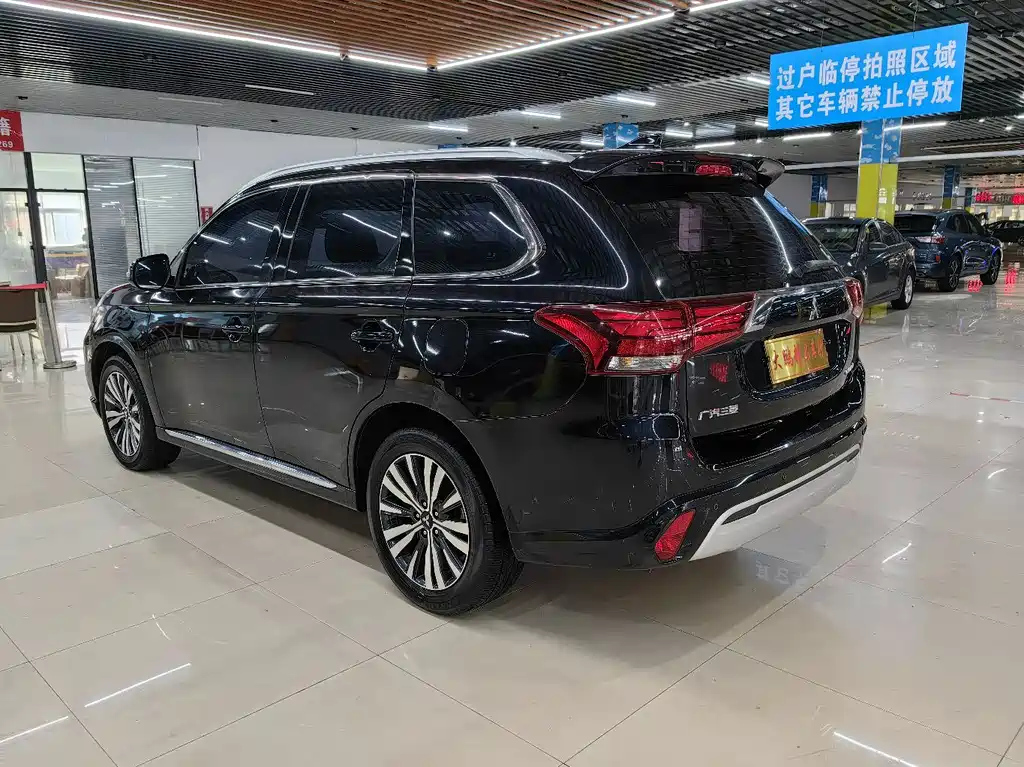 MITSUBISHI OUTLANDER 2021
