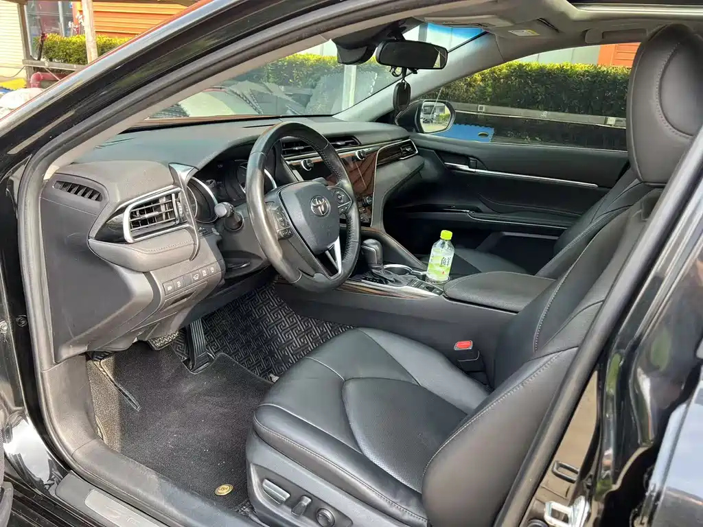 TOYOTA CAMRY 2019