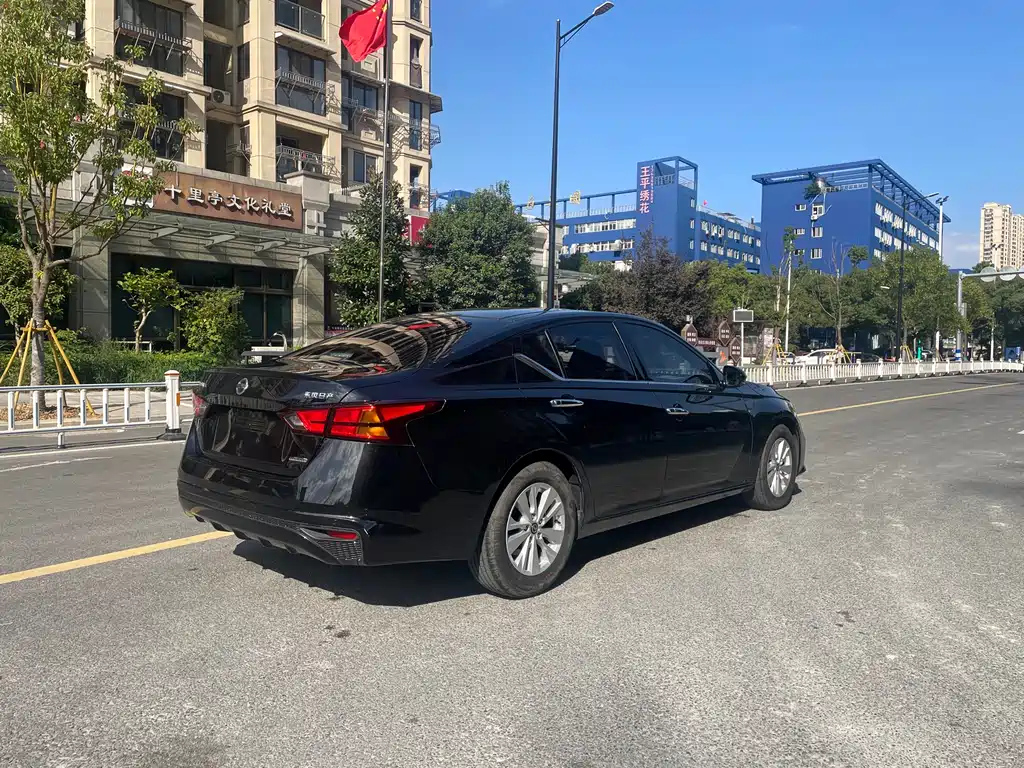 NISSAN TEANA 2020