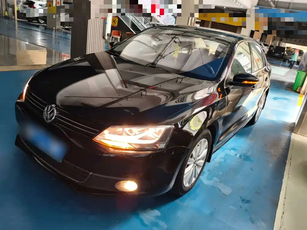 VOLKSWAGEN SAGITAR 2014