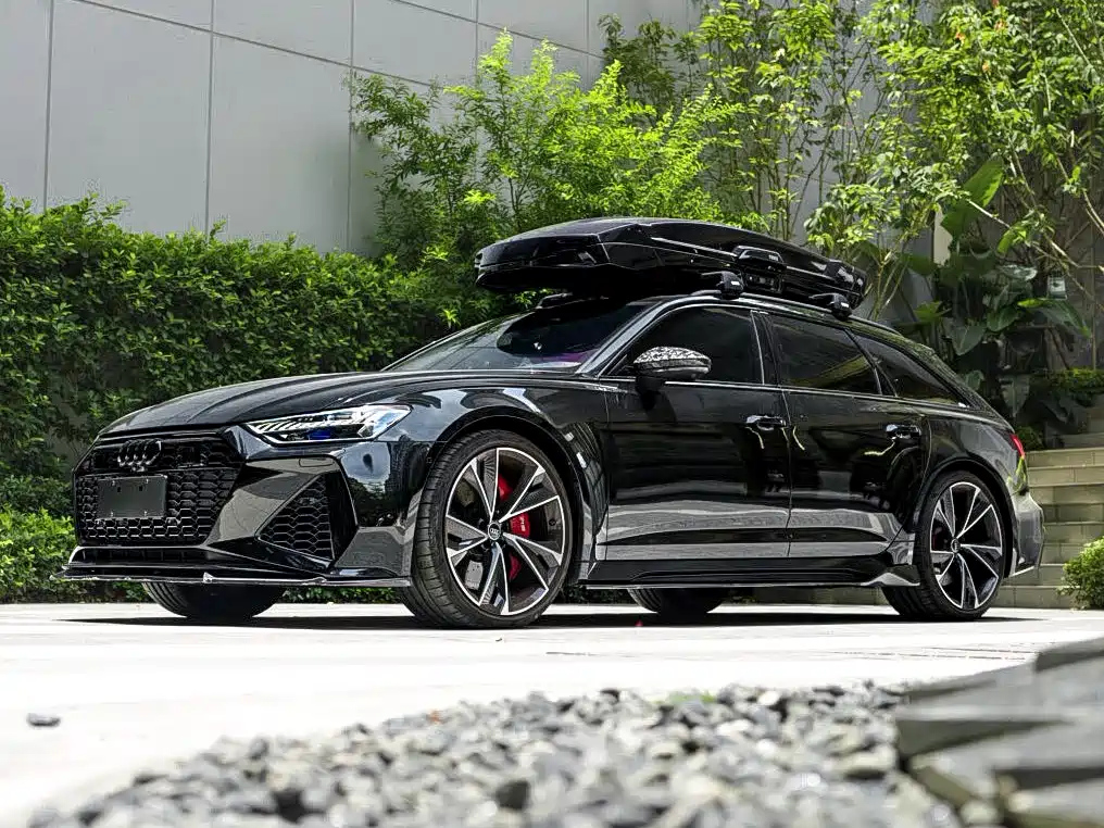 AUDI RS 6