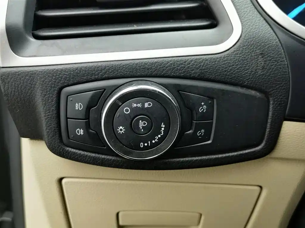 FORD EDGE 2016