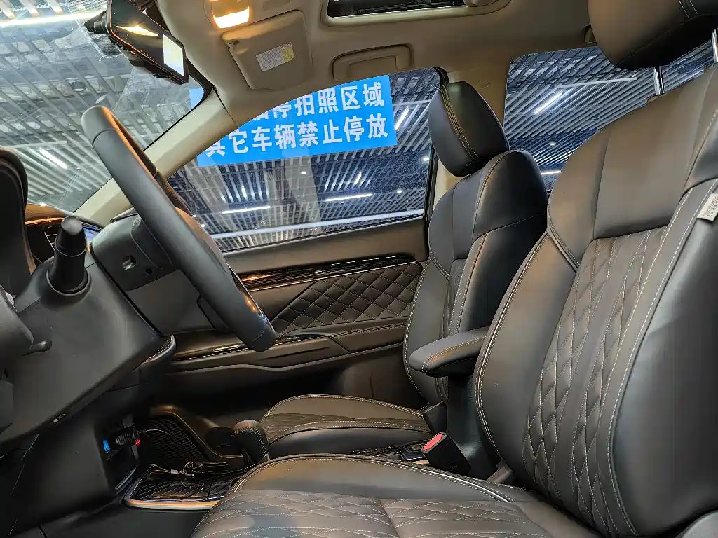 MITSUBISHI OUTLANDER 2021