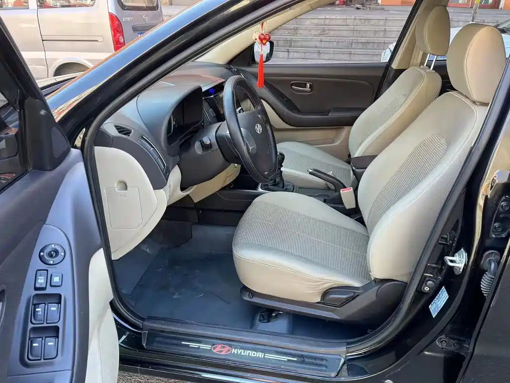 HYUNDAI CELESTA 2015