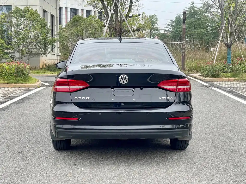 VOLKSWAGEN LAVIDA 2020