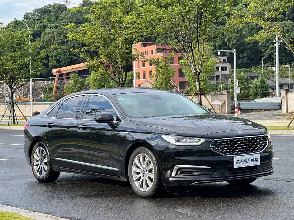 FORD TAURUS 2019