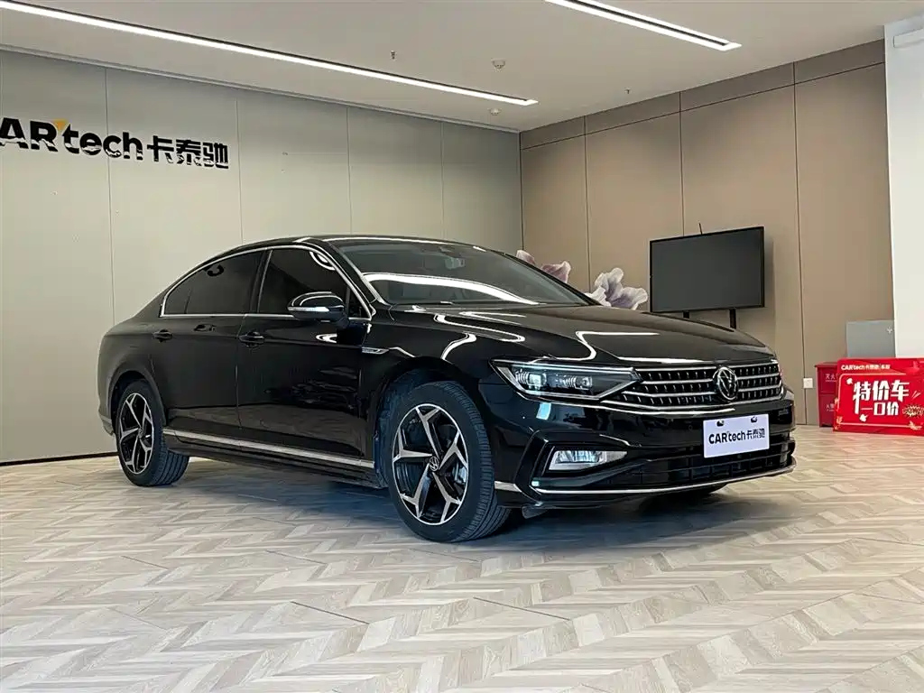 VOLKSWAGEN MAGOTAN 2023