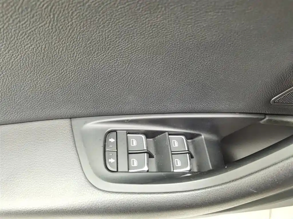 AUDI A6L 2014