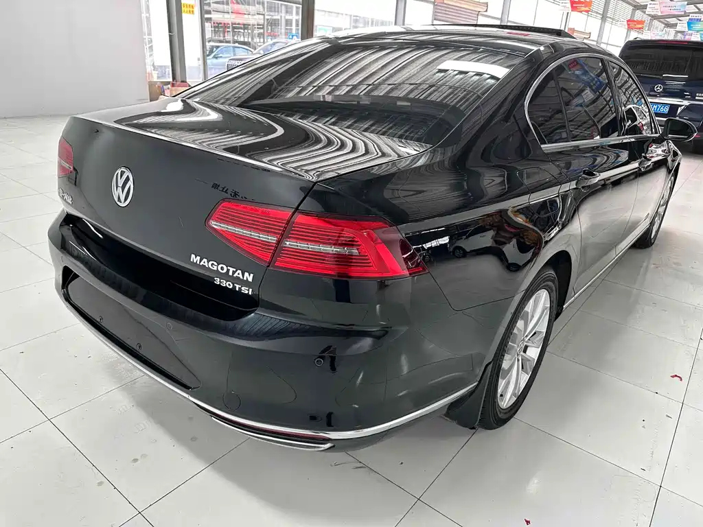 VOLKSWAGEN MAGOTAN 2018
