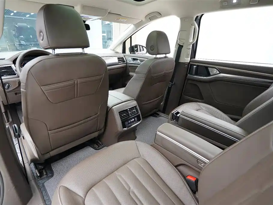 VOLKSWAGEN VILORAN 2020