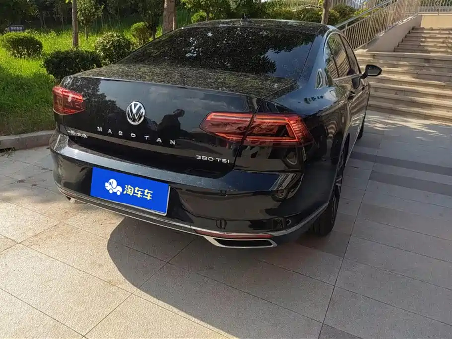 VOLKSWAGEN MAGOTAN 2020
