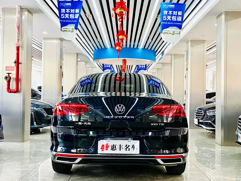 VOLKSWAGEN MAGOTAN 2022