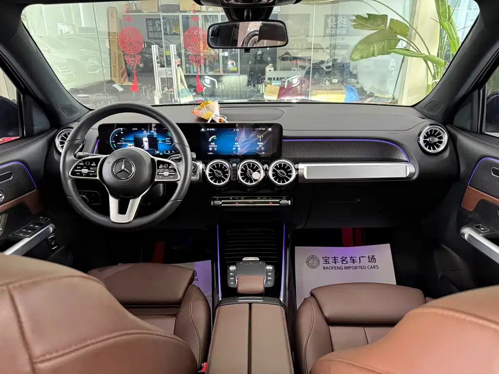 MERCEDES BENZ GLB 2023