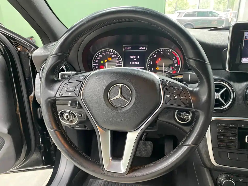 MERCEDES BENZ A-CLASS IMPORT 2013