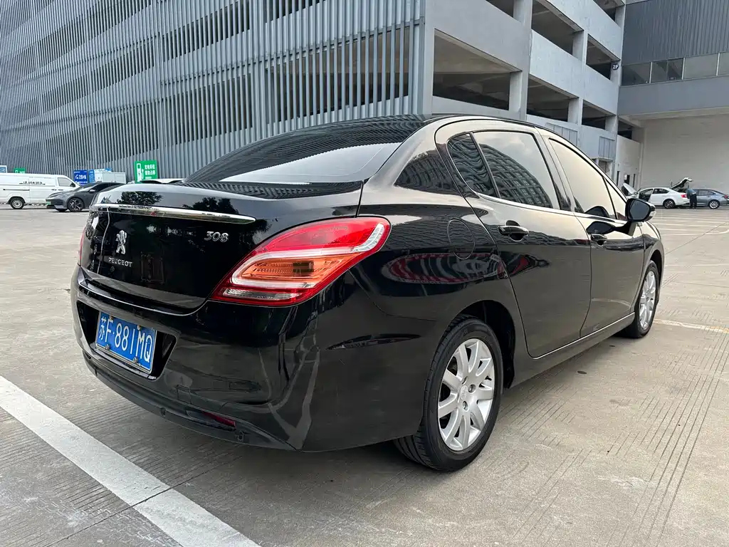 PEUGEOT 308 2012