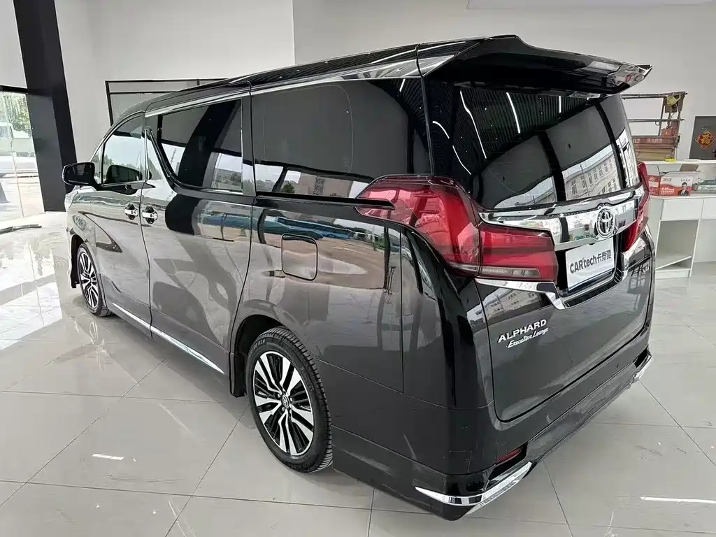 TOYOTA ALPHARD 2018