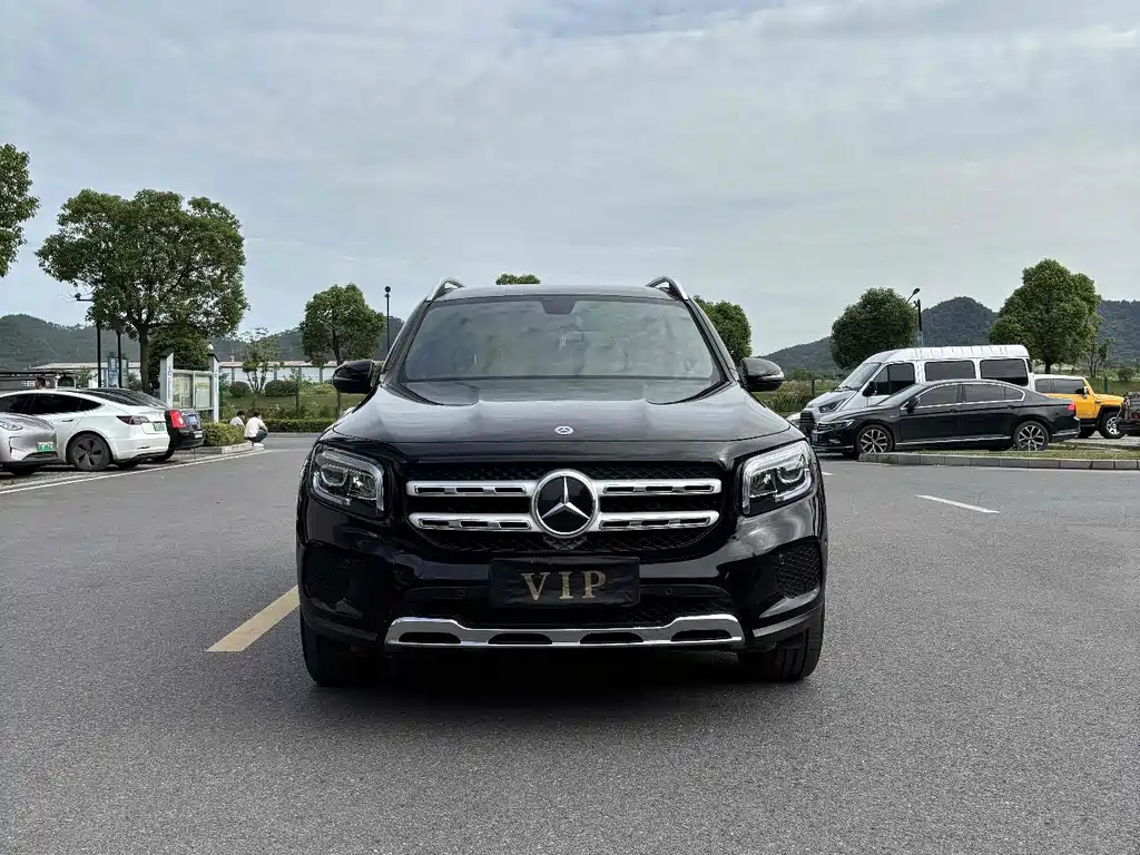 MERCEDES BENZ GLB 2023