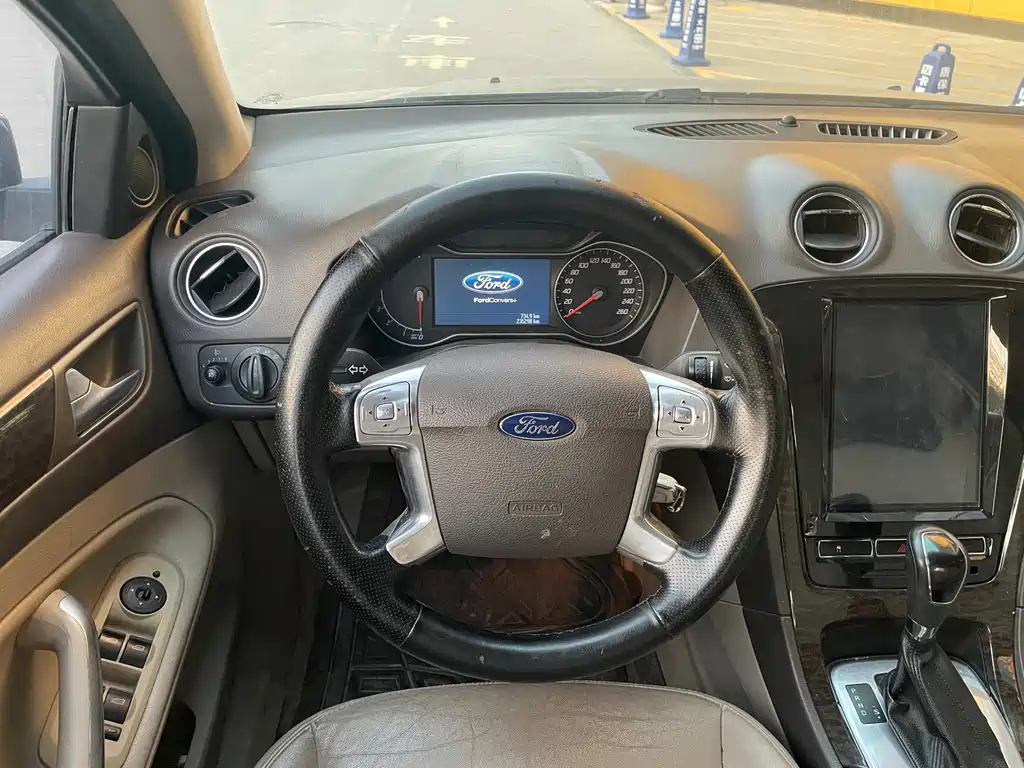 FORD MONDEO - WINNER 2011