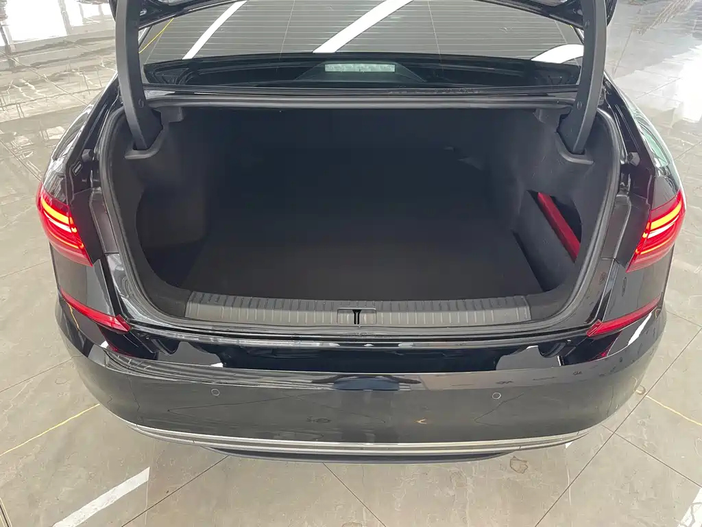 VOLKSWAGEN PASSAT 2022