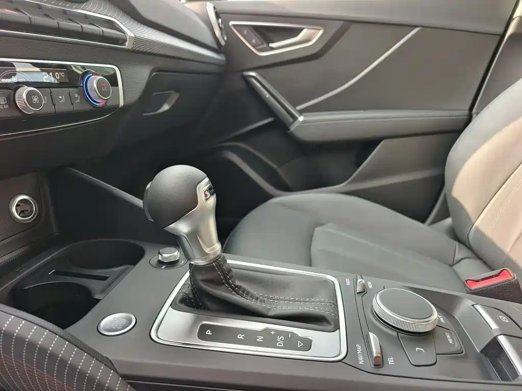 AUDI Q2L 2024