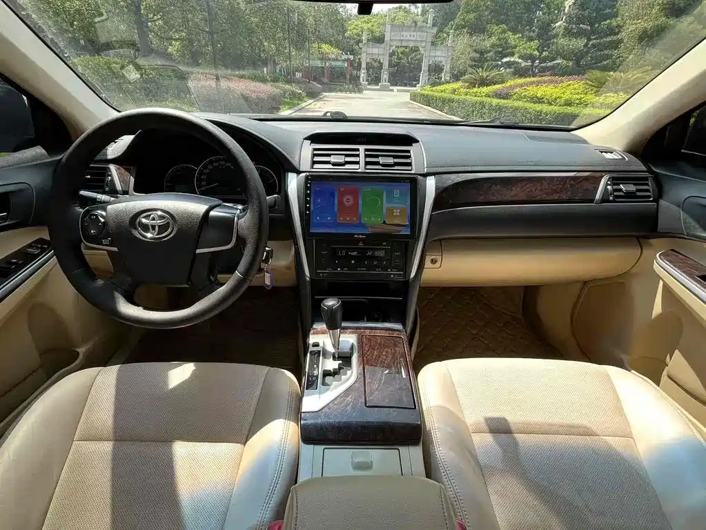 TOYOTA CAMRY 2015